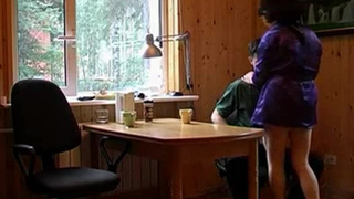 Сын трахает маму в ванной и на кухне